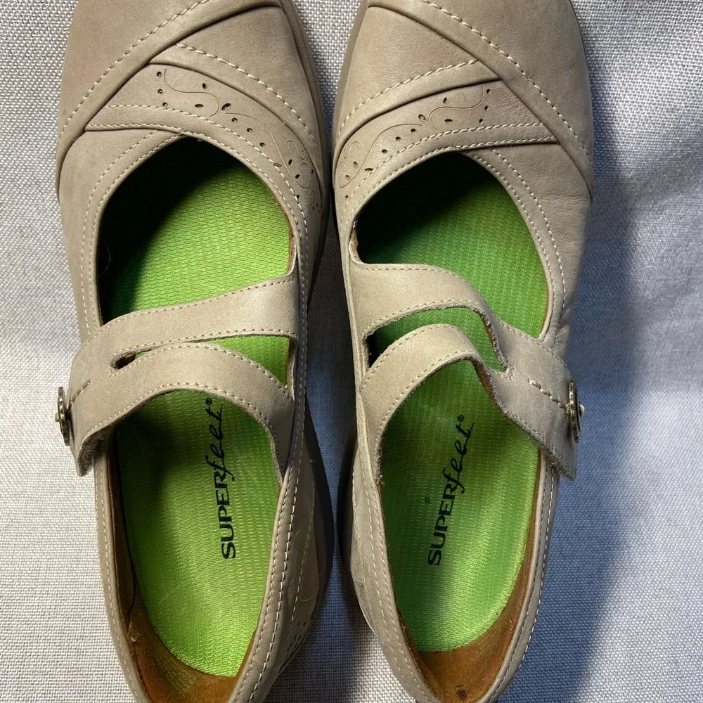 Aravon by New Balance Women's Taupe Nubuck  Shoes Size 7B